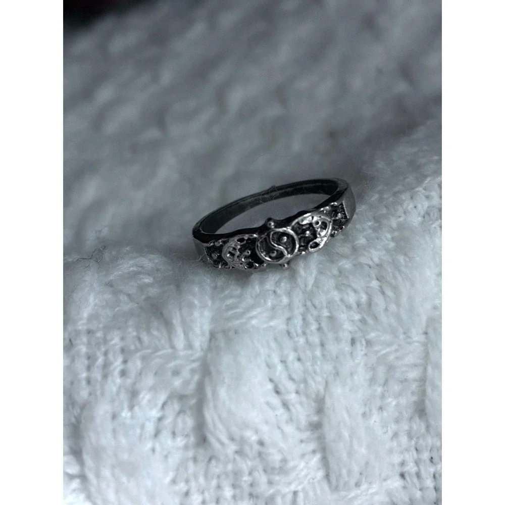 Yin Yang Ring Silver Tone Celestial Y2K Whimsigoth Boho Size 5.5